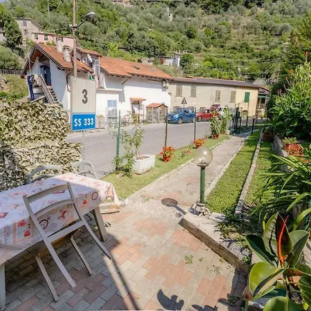 Nyaraló House With Garden, Two
