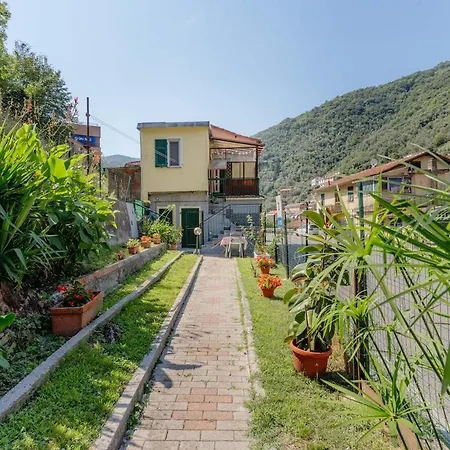 House With Garden, Two Σπίτι διακοπών Recco