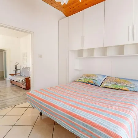 House With Garden, Two Recco