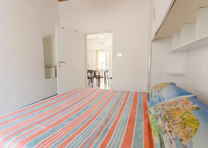 House With Garden, Two بيت للعطل